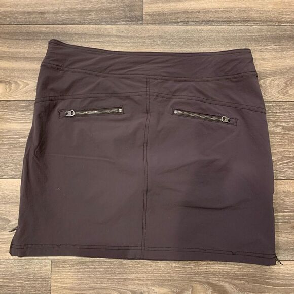 Athleta Skort. Size: 10. Side zippers. Drawstring waist. - Picture 5 of 5